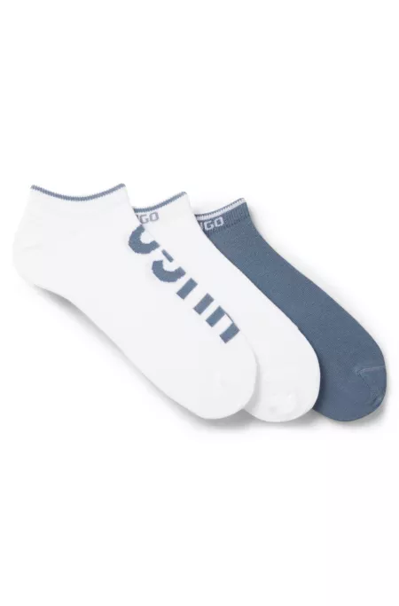 Three-pack of logo socks in an ankle length