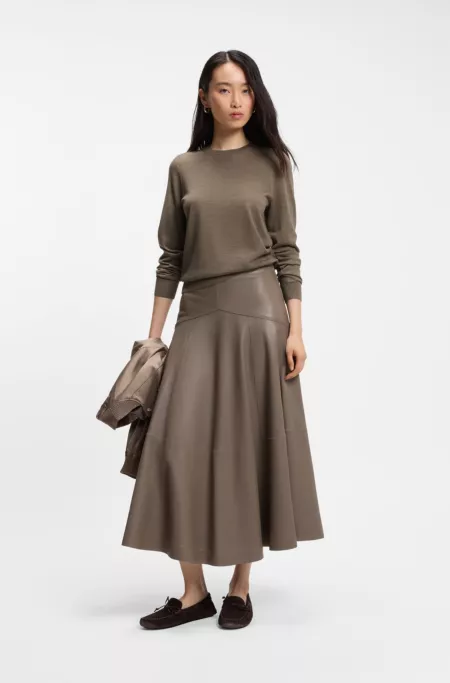 Slim-fit crewneck sweater in merino wool