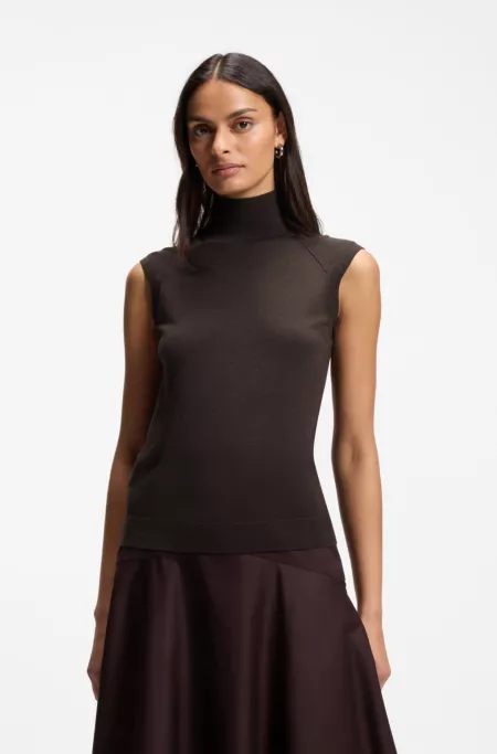 Sleeveless top in merino wool with mock neck