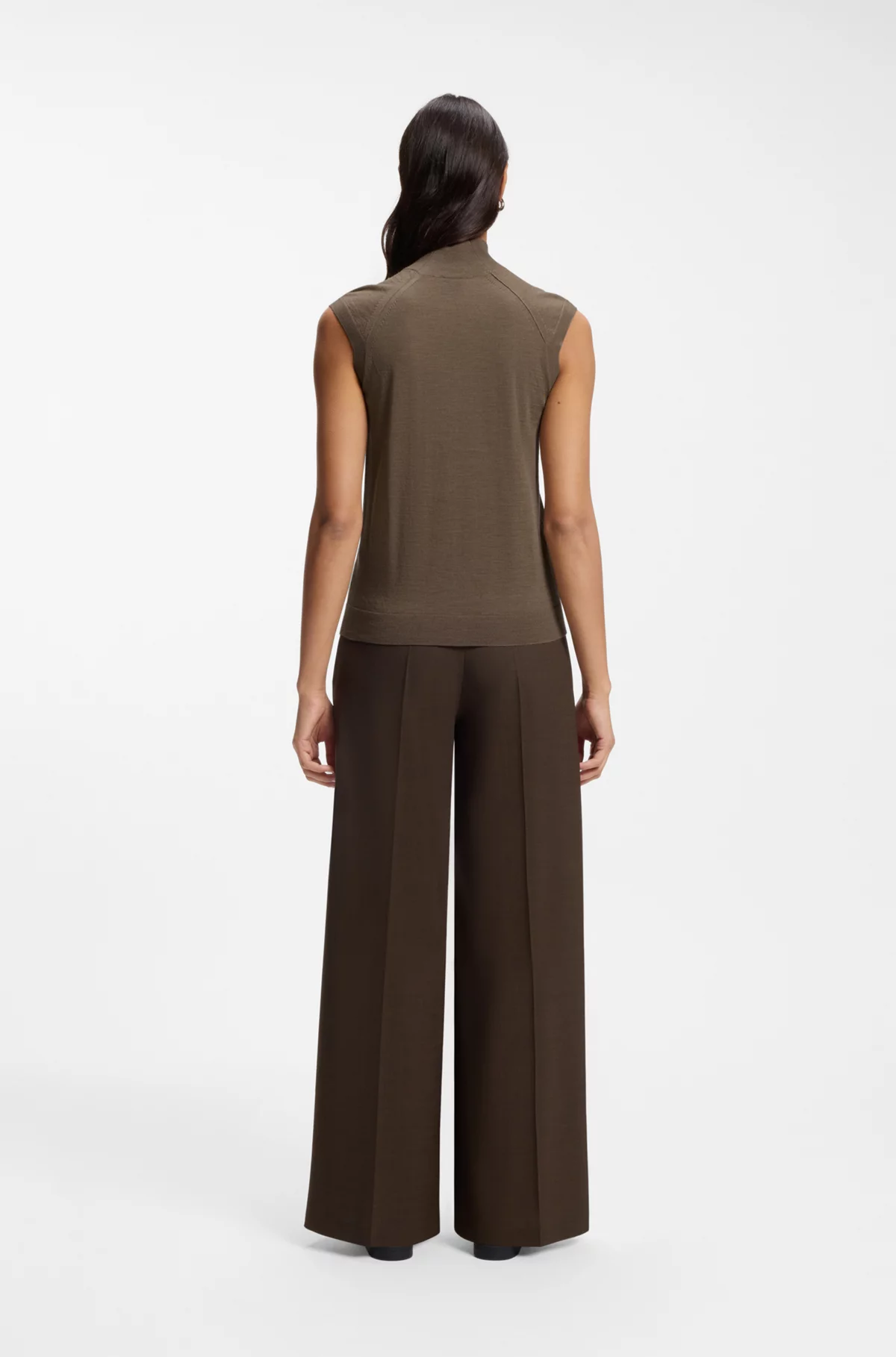 Sleeveless mock-neck sweater in merino wool, Brown