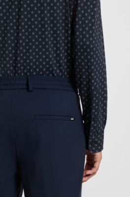 Camisa slim fit estampada de tejido el&aacute;stico t&eacute;cnico italiano, Azul oscuro