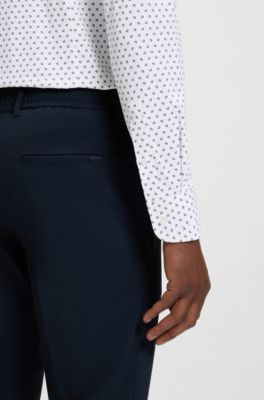 Camisa slim fit de tejido el&aacute;stico t&eacute;cnico hecho en Italia, Verde