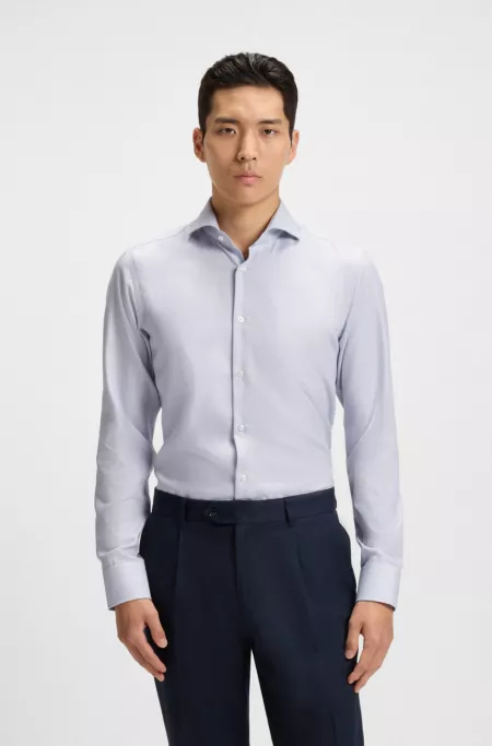 Wrinkle-resistant slim-fit shirt in cotton dobby