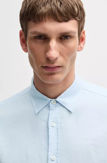 Slim-fit shirt in stretch linen