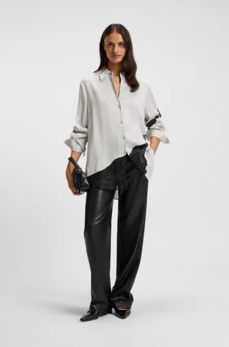 Regular-fit blouse with lace details