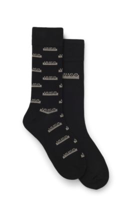 Paquete de dos pares de calcetines de largo est&aacute;ndar con logos divididos, Negro