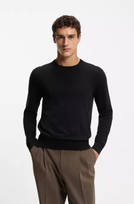 Cashmere sweater in a regular fit