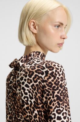 Vestido midi con estampado de leopardo y lazo en el cuello, Fantas&iacute;a