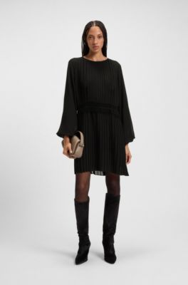 Smocked-waistband dress with pliss&eacute; pleats, Black