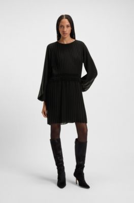 Smocked-waistband dress with pliss&eacute; pleats, Black