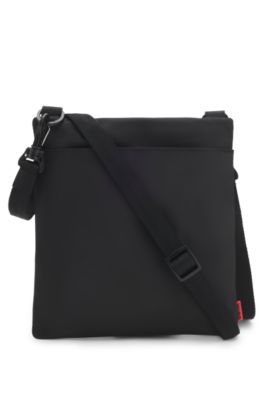 Bolso tipo sobre de sarga con logo dividido, Negro
