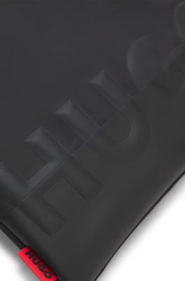 Bolso tipo sobre de sarga con logo dividido, Negro