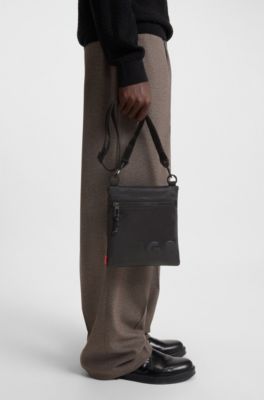 Bolso tipo sobre de sarga con logo dividido, Negro