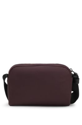 Sac port&eacute; crois&eacute; en twill &agrave; logo revisit&eacute;, Brun chin&eacute;