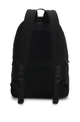 Mochila granulada y ribete de logo apilado, Negro