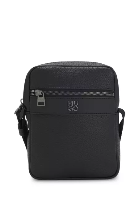 Grained reporter bag with stacked-logo trim