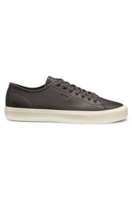 Low-top trainers in grained faux leather, Dark Brown
