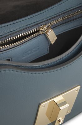 Ariell shoulder bag in leather, Light Blue