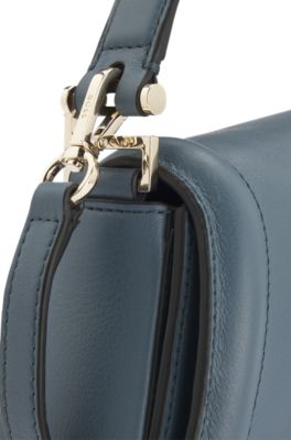 Ariell shoulder bag in leather, Light Blue