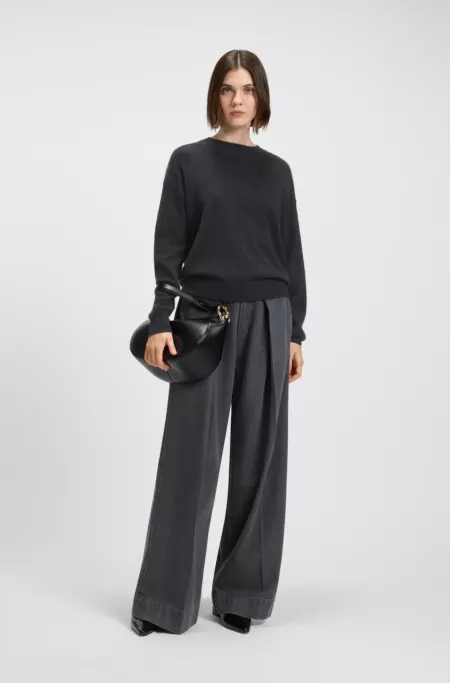 Knitted sweater in 100% cashmere