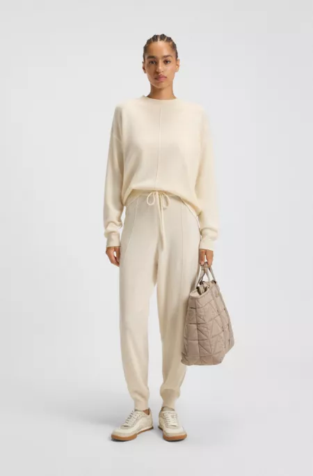 Knitted sweater in 100% cashmere