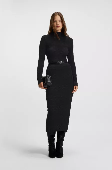 Pencil skirt with geometric plissé
