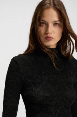 Geometric-pliss&eacute; top with long sleeves, Black