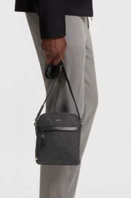 Bolso mensajero con apliques de piel, Gris oscuro
