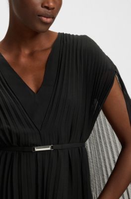 Vestido con cintur&oacute;n en gasa arrugada con recubrimiento, Negro