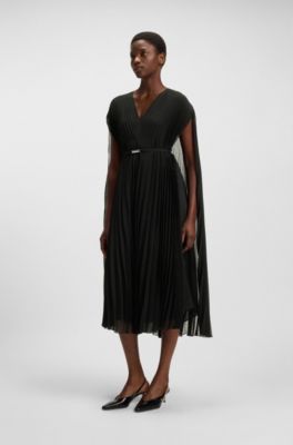 Vestido con cintur&oacute;n en gasa arrugada con recubrimiento, Negro