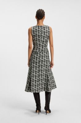 Vestido sin mangas en tweed con motivo de plumas, Fantas&iacute;a