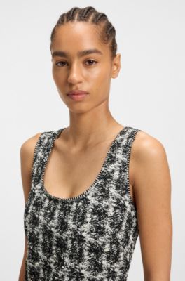 Vestido sin mangas en tweed con motivo de plumas, Fantas&iacute;a