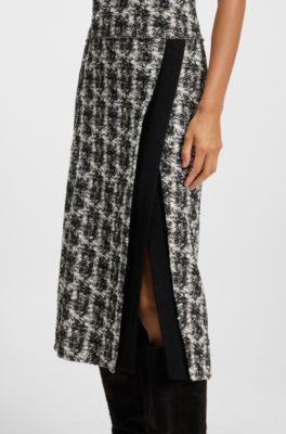 Vestido sin mangas en tweed con motivo de plumas, Fantas&iacute;a