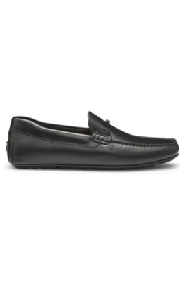 Zapatos driver de piel de napa con herrajes de la marca, Negro