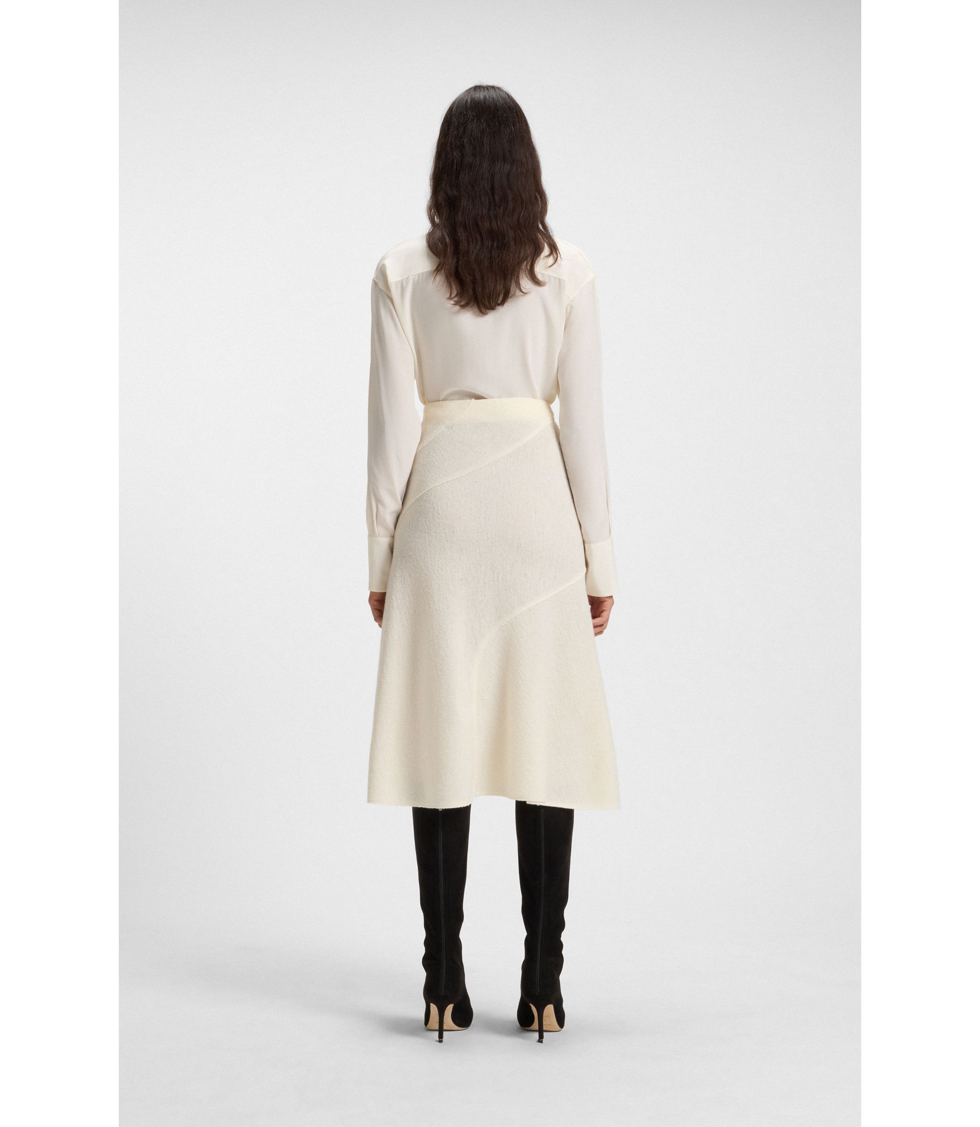 hbna50548111_118_360?wid=1980&