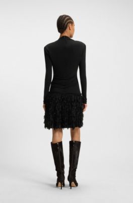 Vestido de punto con falda plisada con plumas, Negro