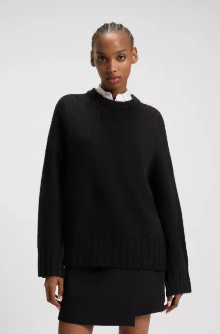 Knitted sweater with embroidered logo