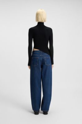 Jersey de punto de canal&eacute; con insignia de logo y dobladillo asim&eacute;trico, Negro