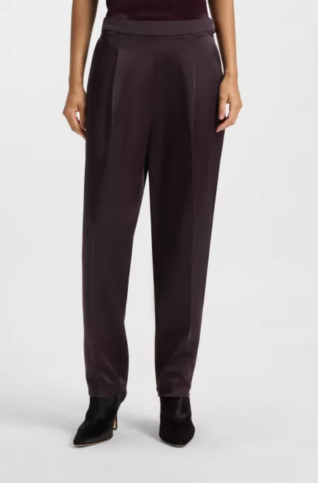 Regular-fit trousers with tapered leg
