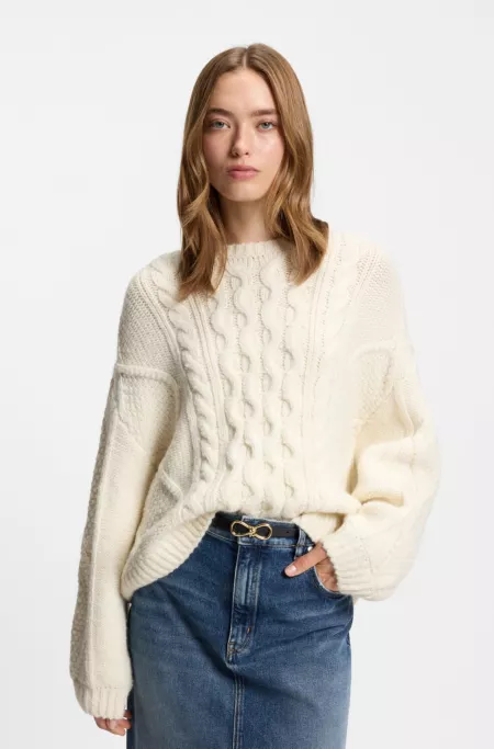 Cable-knit sweater in an oversized fit