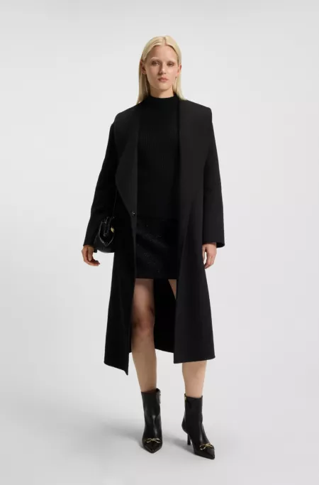 Knitted sweater with a loose fit