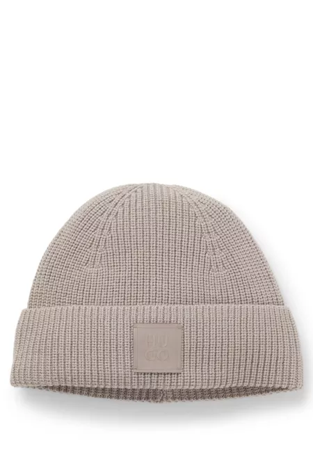 Logo-label beanie hat in a wool blend