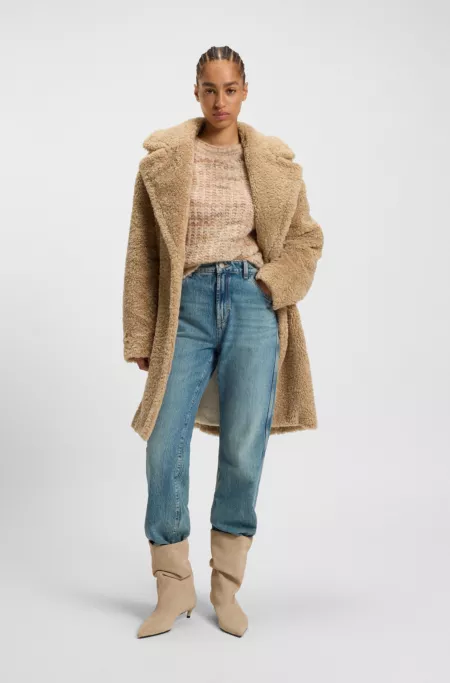 Teddy coat with adjustable collar