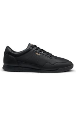 Deportivas de piel de napa con detalles dorados de la marca, Negro
