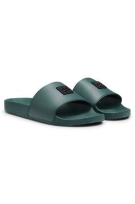 Chanclas con logo apilado, Verde oscuro