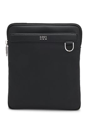 Reporter bag with smooth and structured finishes