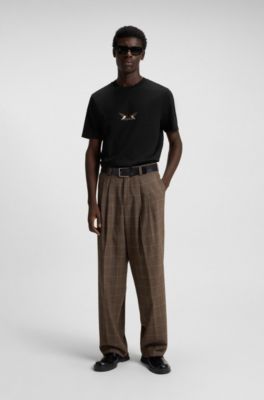 Camiseta de punto de algod&oacute;n con ilustraci&oacute;n de logo bordado, Negro