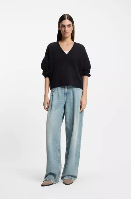 V-neck sweater in a relaxed fit