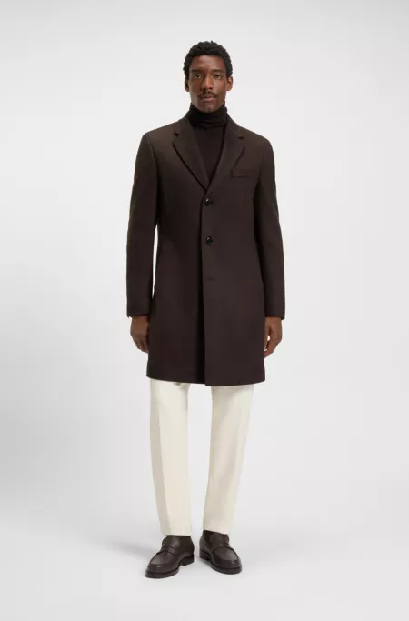 Wool-cashmere coat in a slim fit