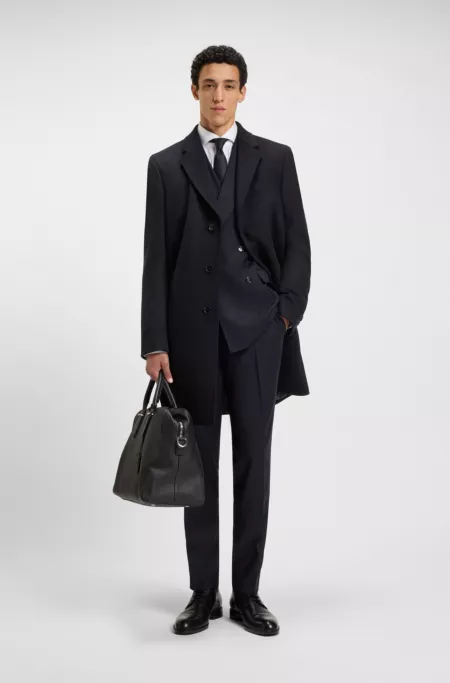 Wool-cashmere coat in a slim fit